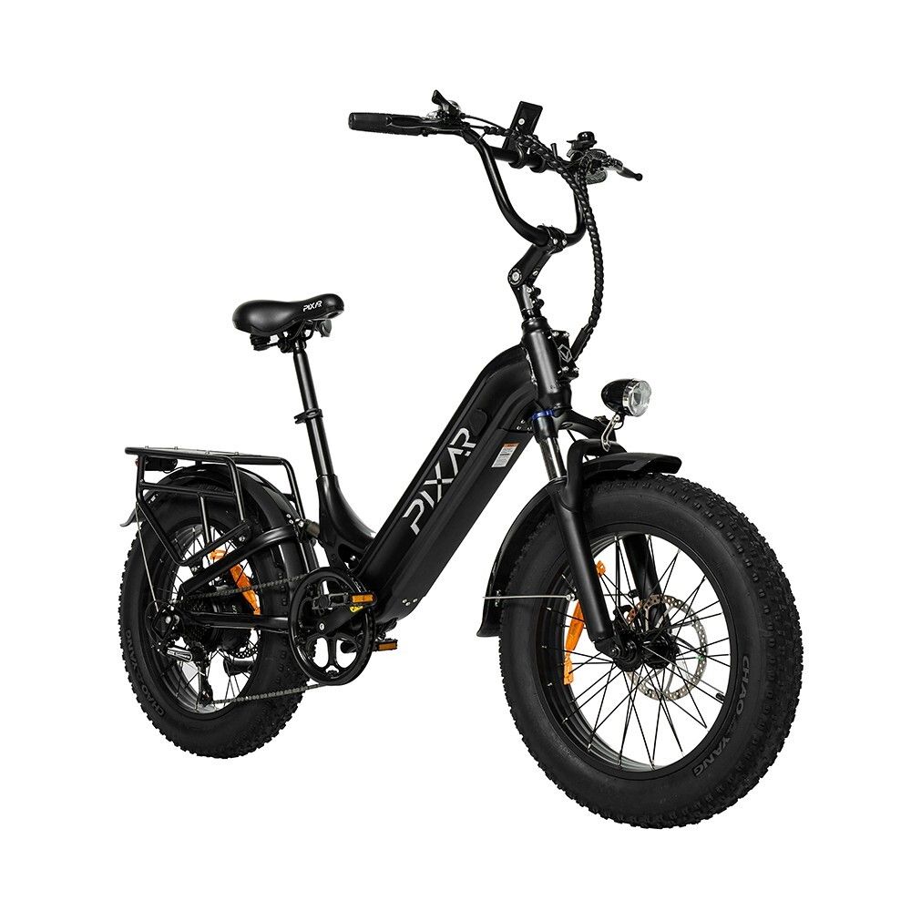 E-bike nera, marchio PIXAR. Pneumatici larghi, portapacchi, faro e sella visibili.