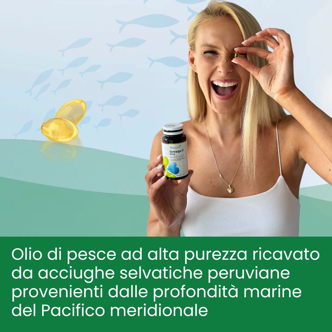 Donna che tiene una capsula Biostile Omega 3 Elite. Scritta: Omega 3 Elite. Olio di pesce da acciughe.
