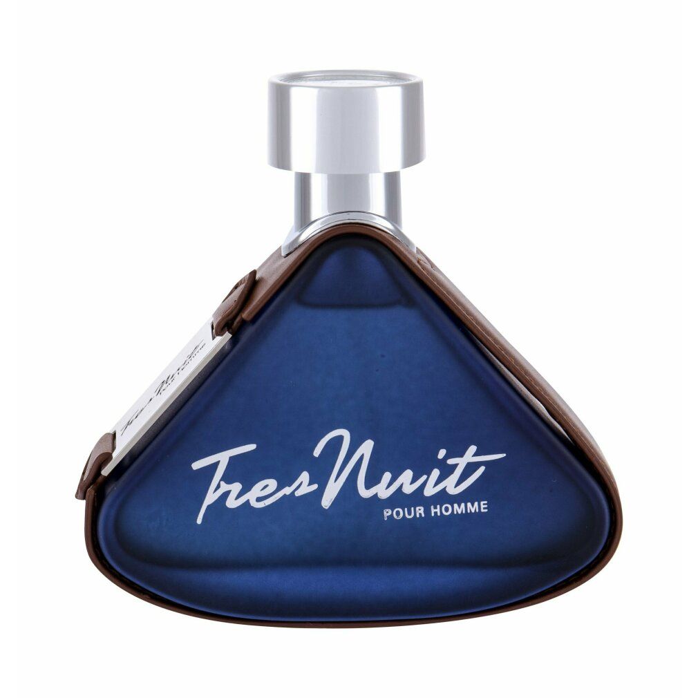 Flacone di profumo blu triangolare con bordo in pelle marrone e tappo argentato. Scritta 'Tres Nuit Pour Homme' in bianco.