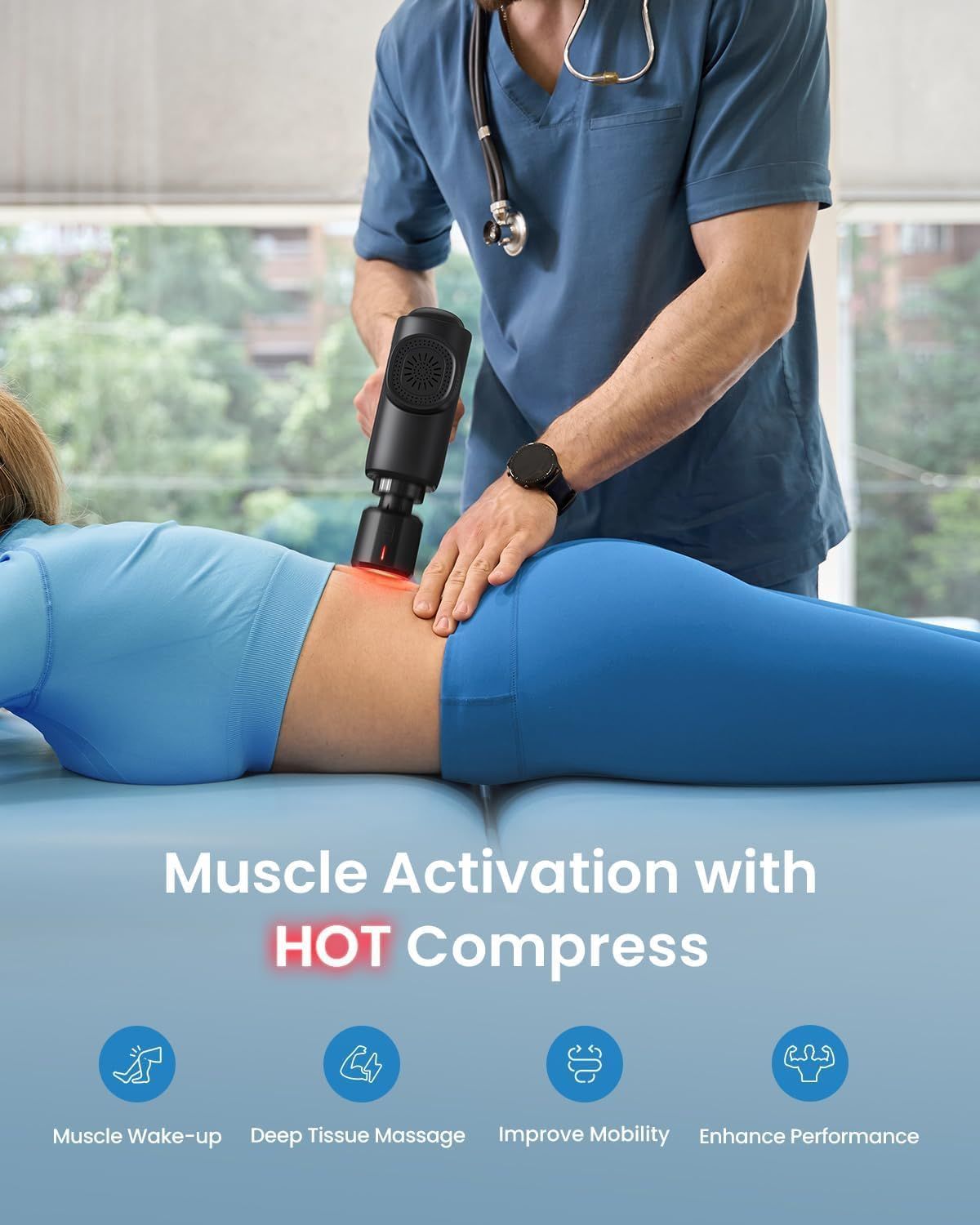 Un medico massaggia la schiena di una persona con un massaggiatore nero. Testo: Attivazione muscolare con HOT Compress.