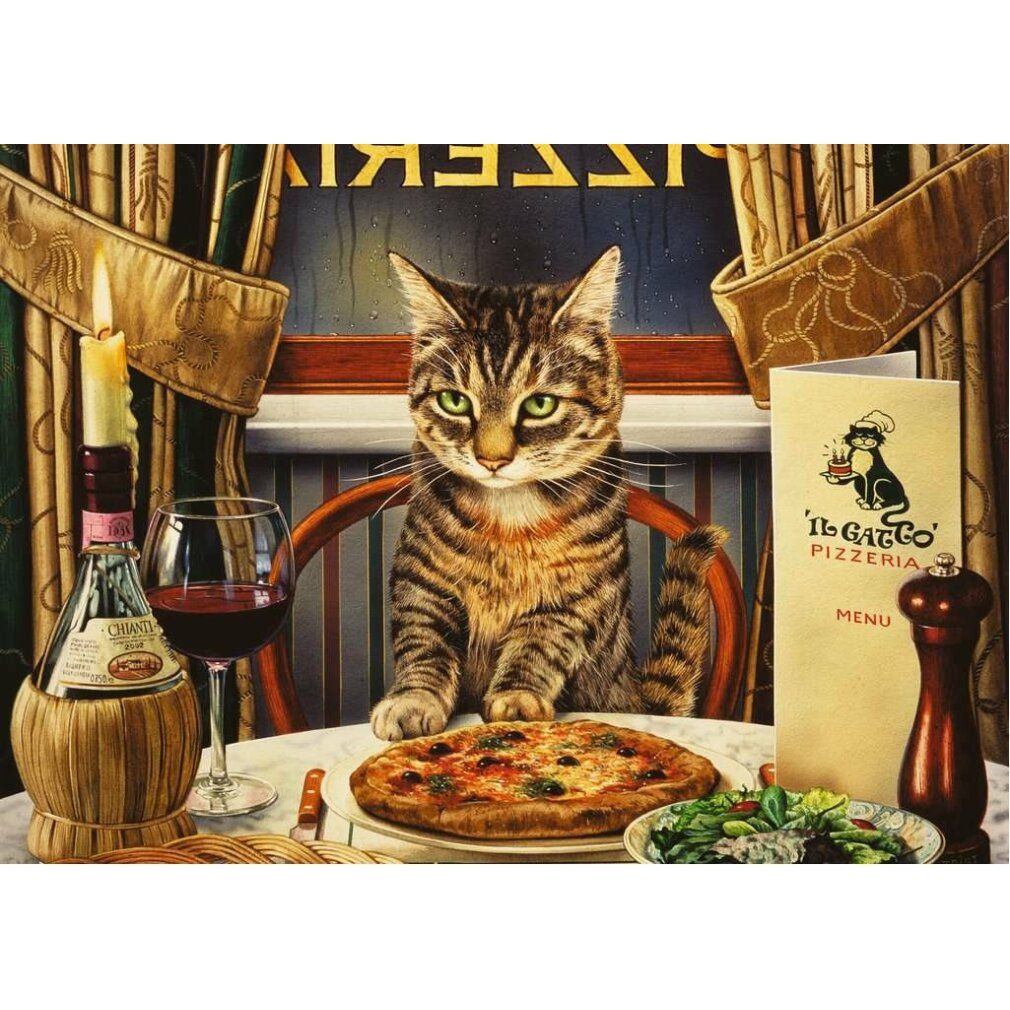 Gatto seduto a tavola con pizza, vino e menù. Scena ristorante con candela e tende. Menù "Il Gatto Pizzeria".