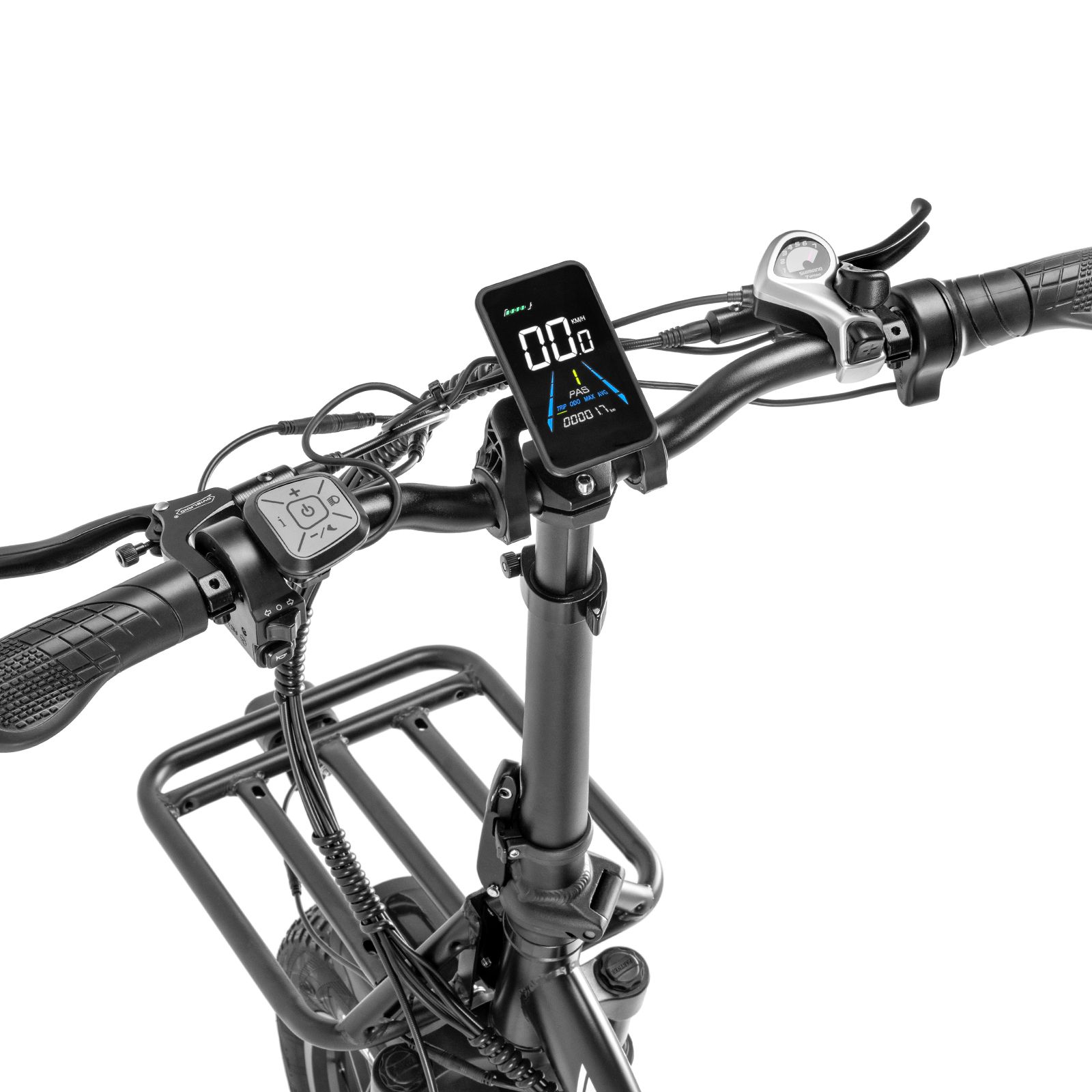 Primo piano del manubrio di una bici elettrica. Display digitale con indicatore di velocità. Comandi e portapacchi.