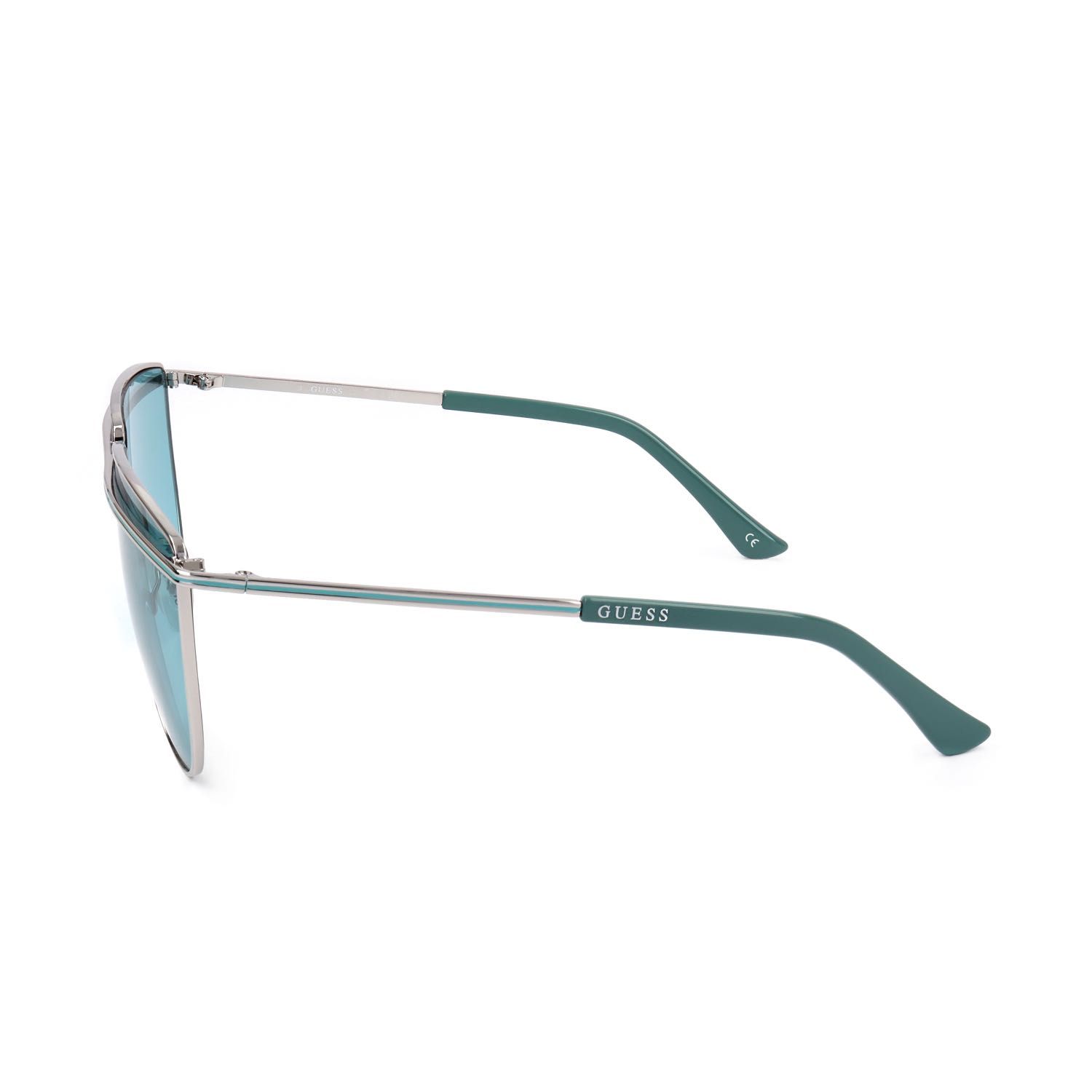 Occhiali da sole Guess con montatura argentata e lenti blu. Aste verdi con logo Guess.