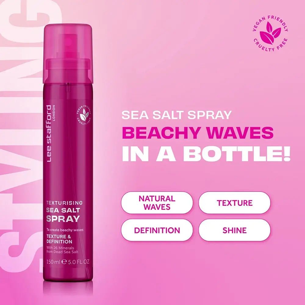 Flacone spray fucsìa Lee Stafford Texturising Sea Salt Spray, promosso per onde naturali, texture e definizione.