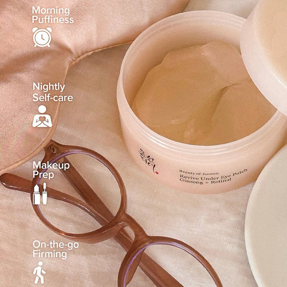 Prodotto e accessori. Occhiali, maschera per gli occhi, patch occhi. Testo: Morning Puffiness, Nightly Self-care, Makeup Prep, On-the-go Firming.