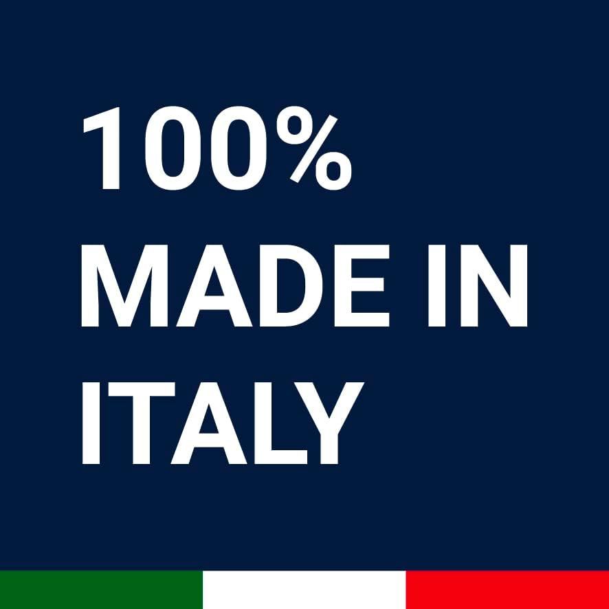 Sfondo blu con testo: 100% MADE IN ITALY. Bandiera italiana.
