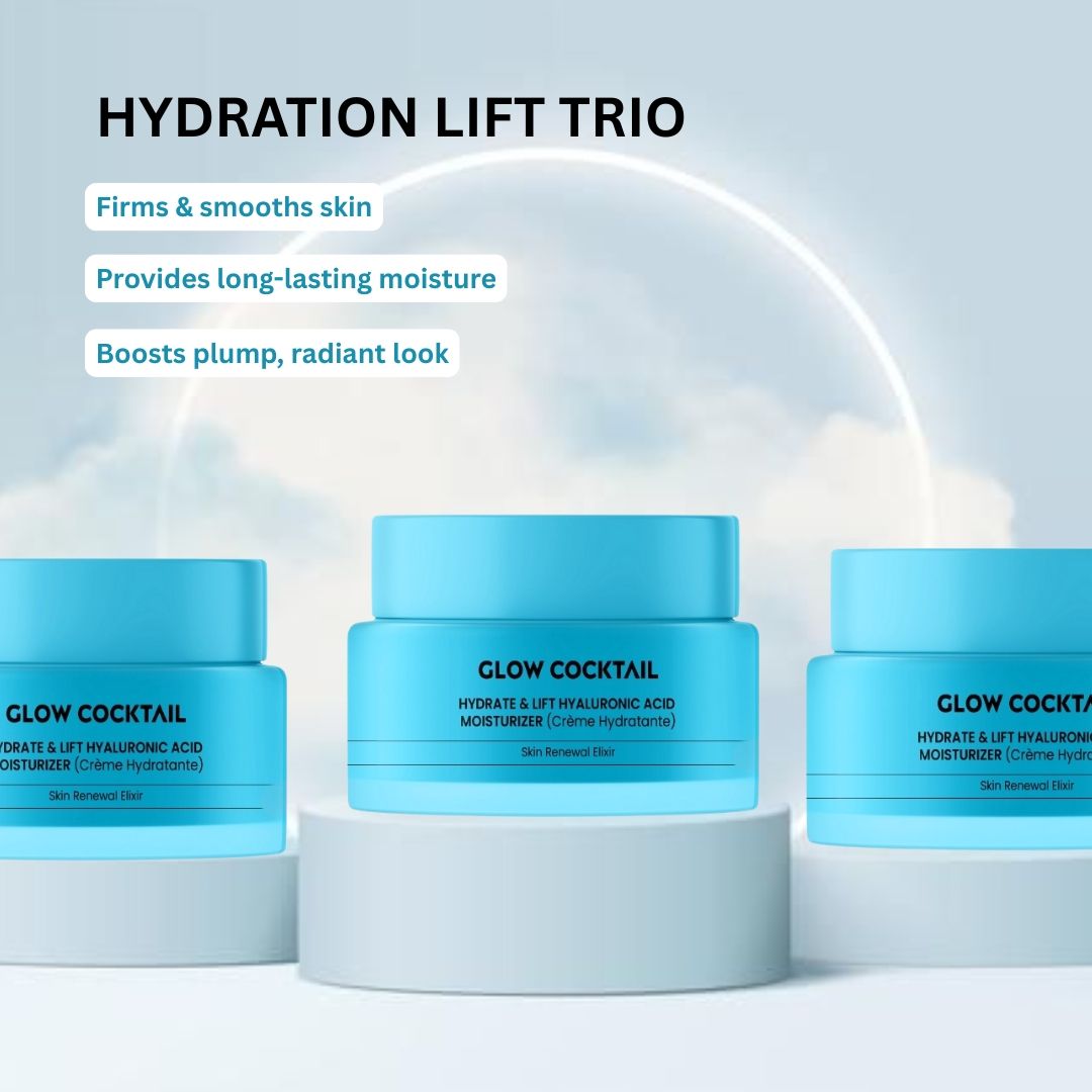Tre vasetti blu su piedistallo. Scritta: Glow Cocktail, Hydrate & Lift Hyaluronic Acid Moisturizer. Skin Renewal Elixir.