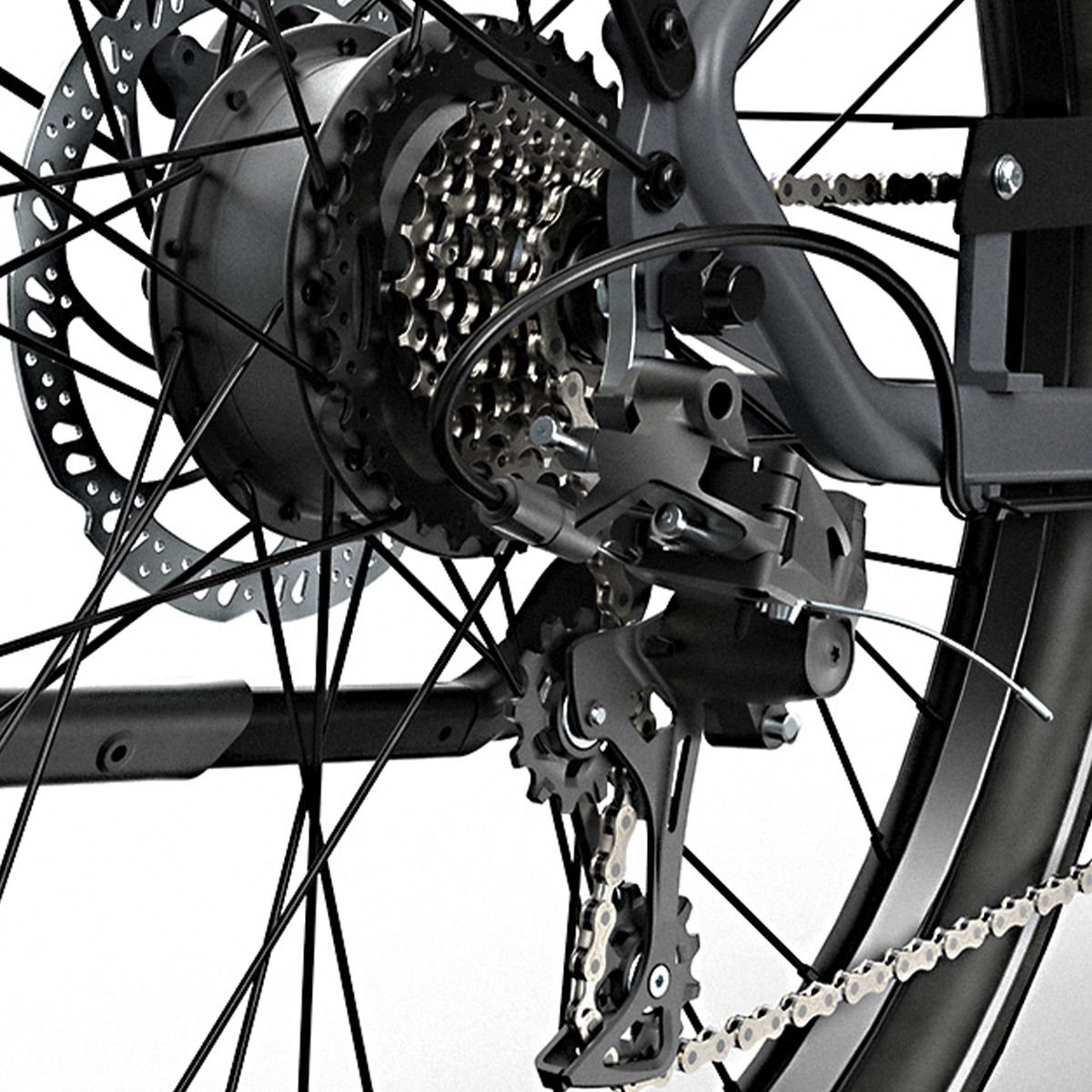 Primo piano dei componenti posteriori della bici. Ingranaggi, catena e disco freno.