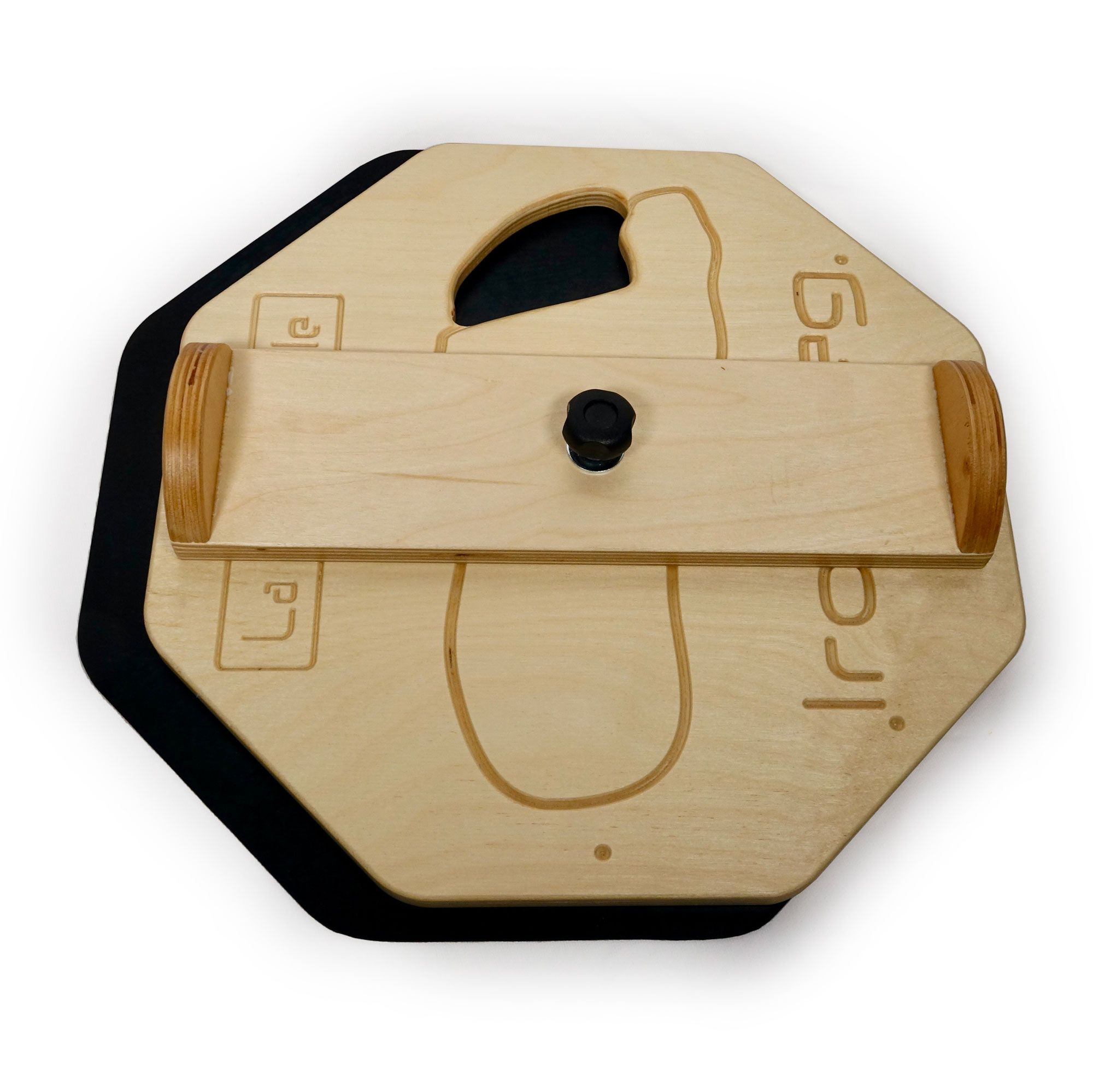 Tavola in legno con impronta del piede, maniglia e pomello, su base nera. Scritta "La".