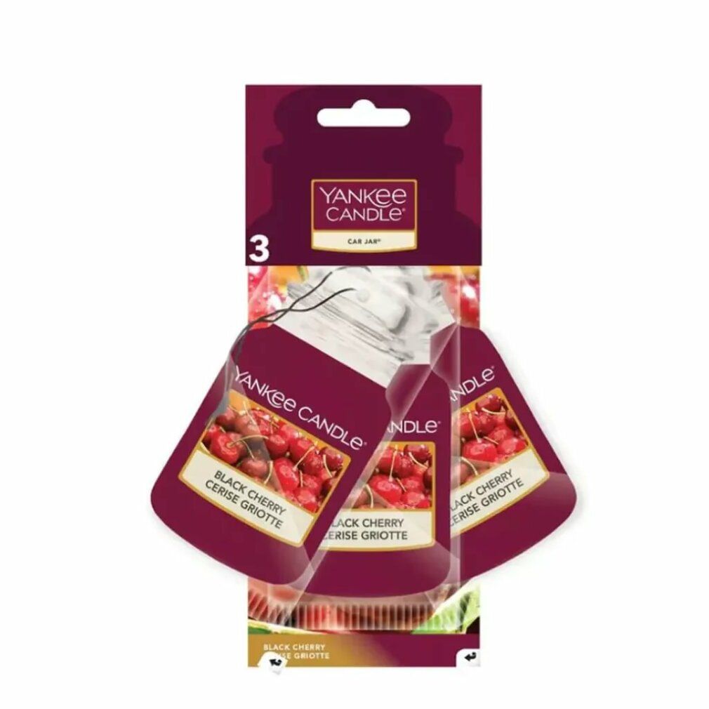 Tre deodoranti per auto Yankee Candle Black Cherry a forma di barattolo, con cordini. Confezione con nome prodotto e immagine ciliegie.