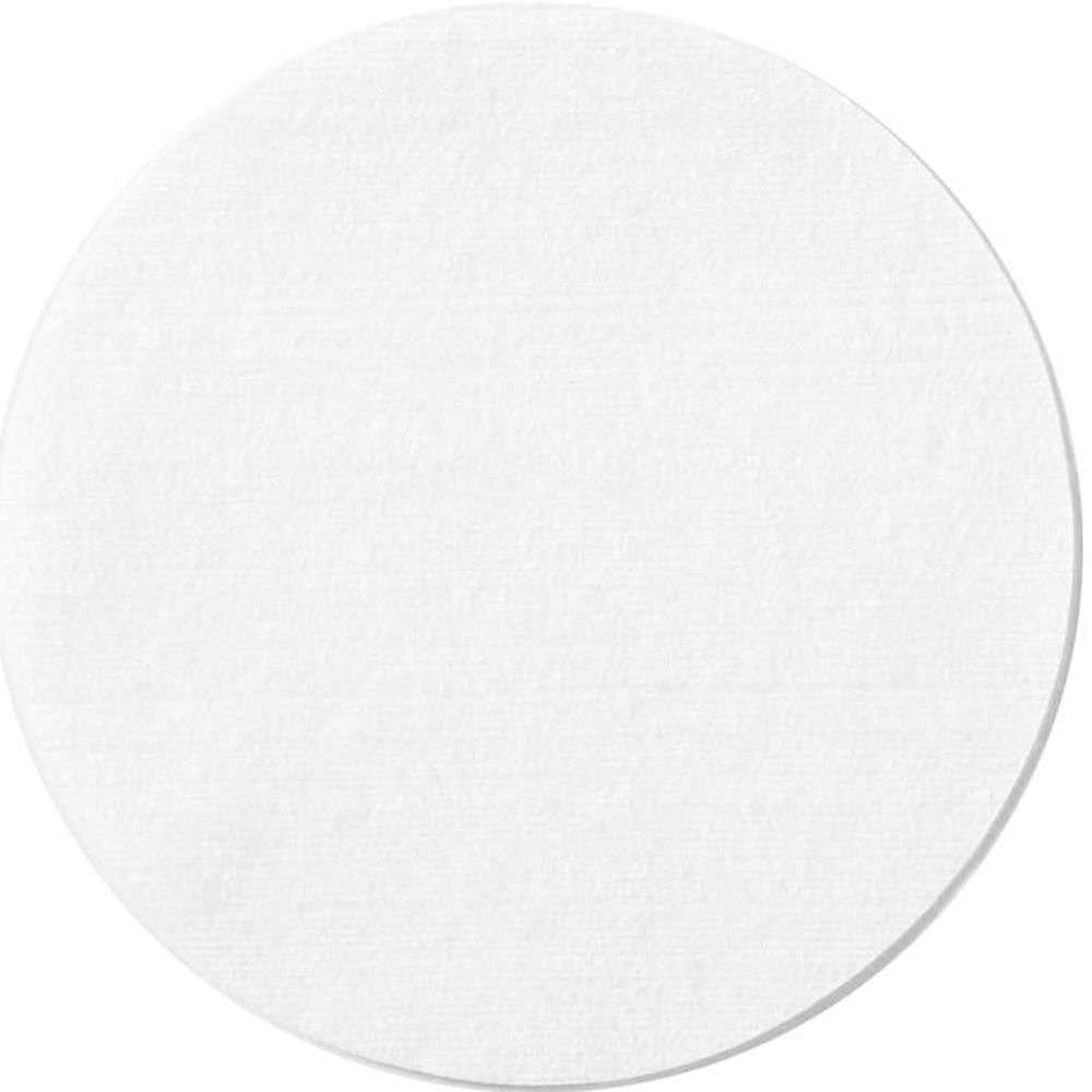 Un singolo pad rotondo e bianco. La superficie è leggermente strutturata.