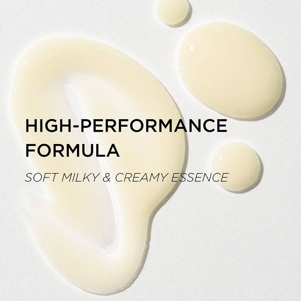 Gocce di essenza cremosa. Testo: High-Performance Formula, Soft Milky & Creamy Essence.