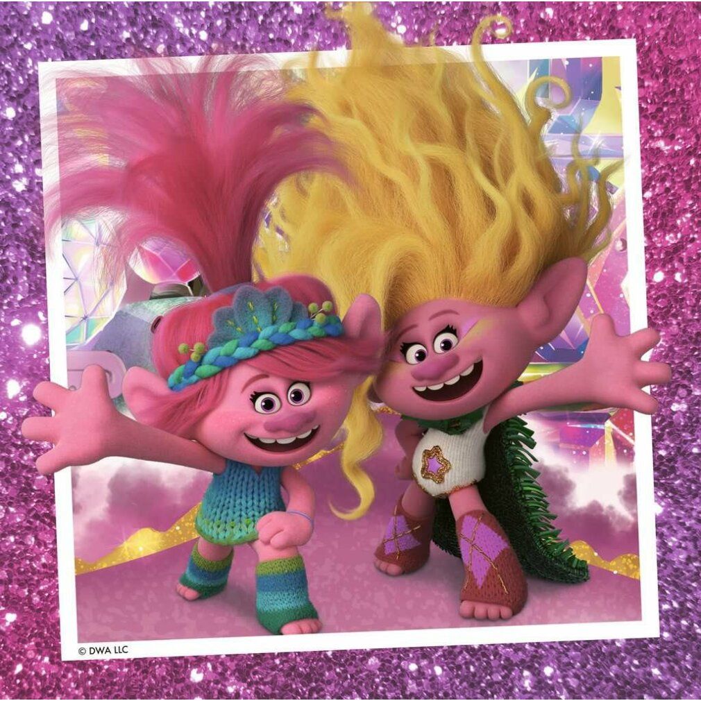 Due personaggi dei Trolls con capelli e vestiti colorati. Sono in piedi su uno sfondo scintillante e sorridono.