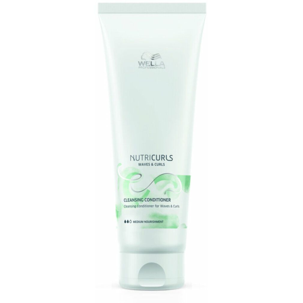 Tubo bianco con etichetta verde. Scritta: Nutricurls, Cleansing Conditioner. Marchio: Wella.