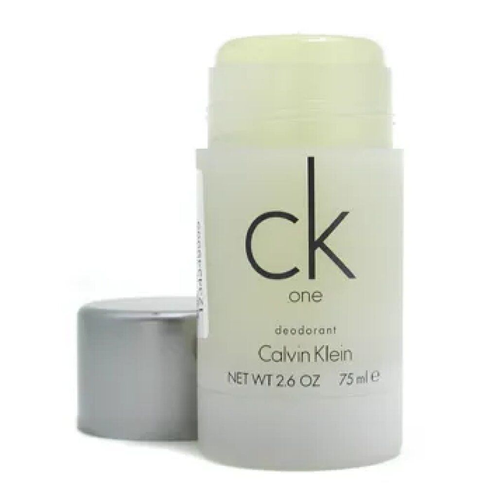 Stick deodorante Calvin Klein One, contenitore bianco, tappo accanto. Scritta: ck one, deodorante, Calvin Klein.