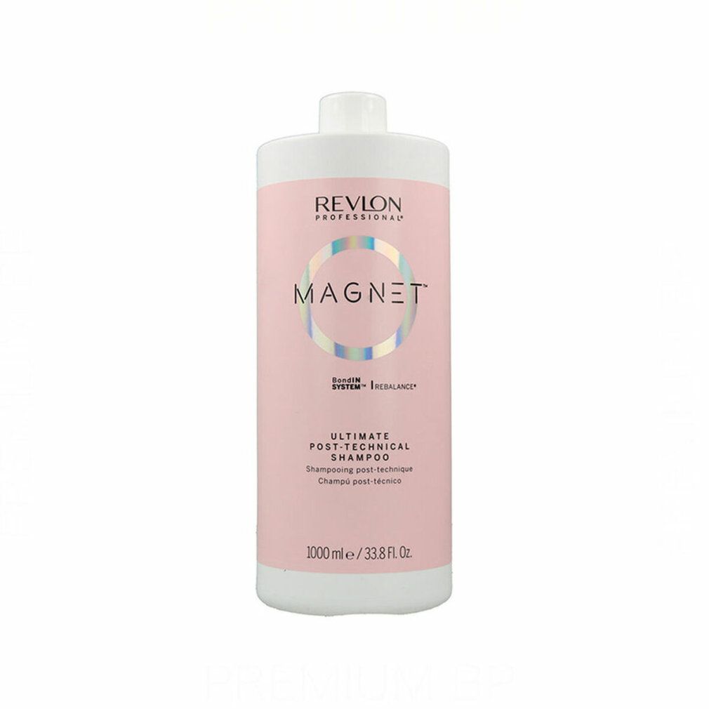 Flacone di shampoo, etichetta rosa con "MAGNET" e "REVLON PROFESSIONAL". Testo: "Ultimate Post-Technical Shampoo".