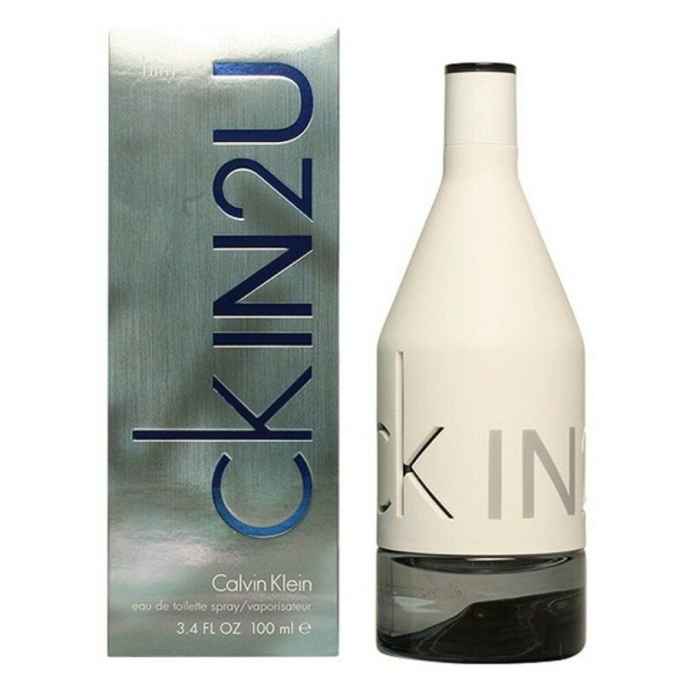 Flacone e scatola Calvin Klein CKIN2U for him. Flacone bianco, scatola argento. Scritte: CKIN2U, Calvin Klein.