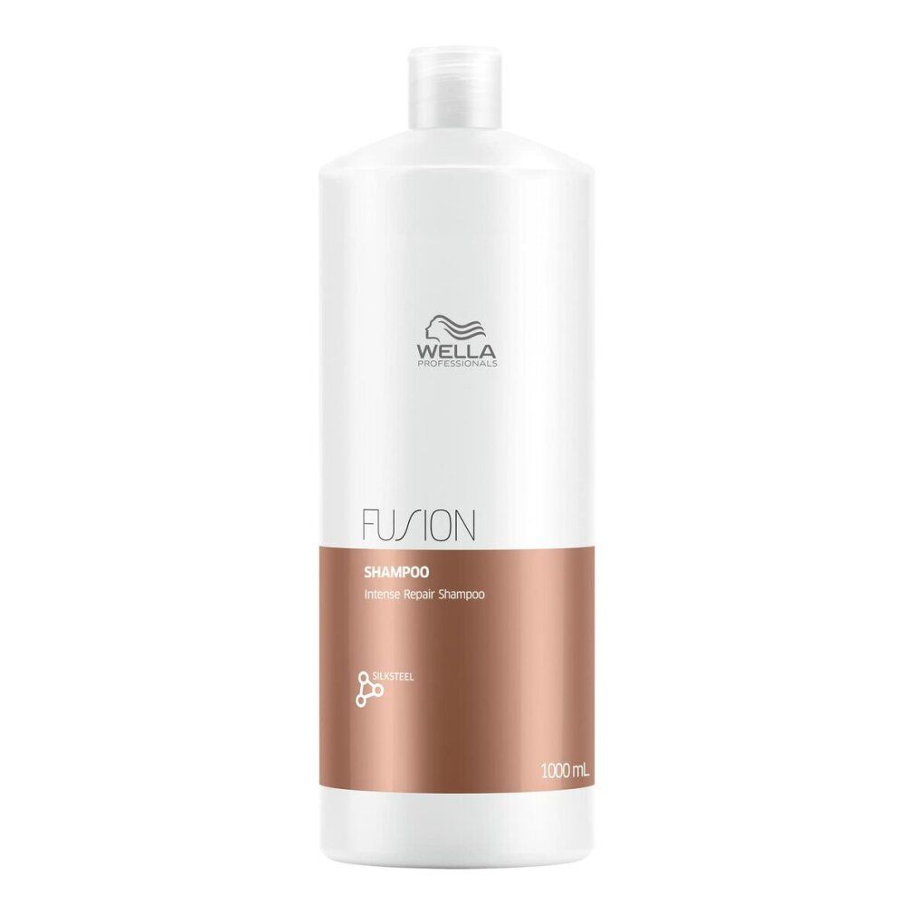 Flacone di shampoo bianco con etichetta marrone. Scritta: Wella Fusion, Shampoo, Intense Repair Shampoo. 1000ml.