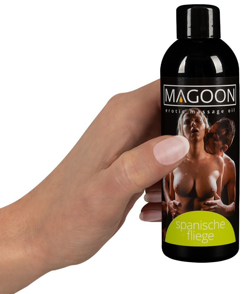 Flacone nero MAGOON con etichetta. Scritta: Spanische Fliege. Olio da massaggio erotico.