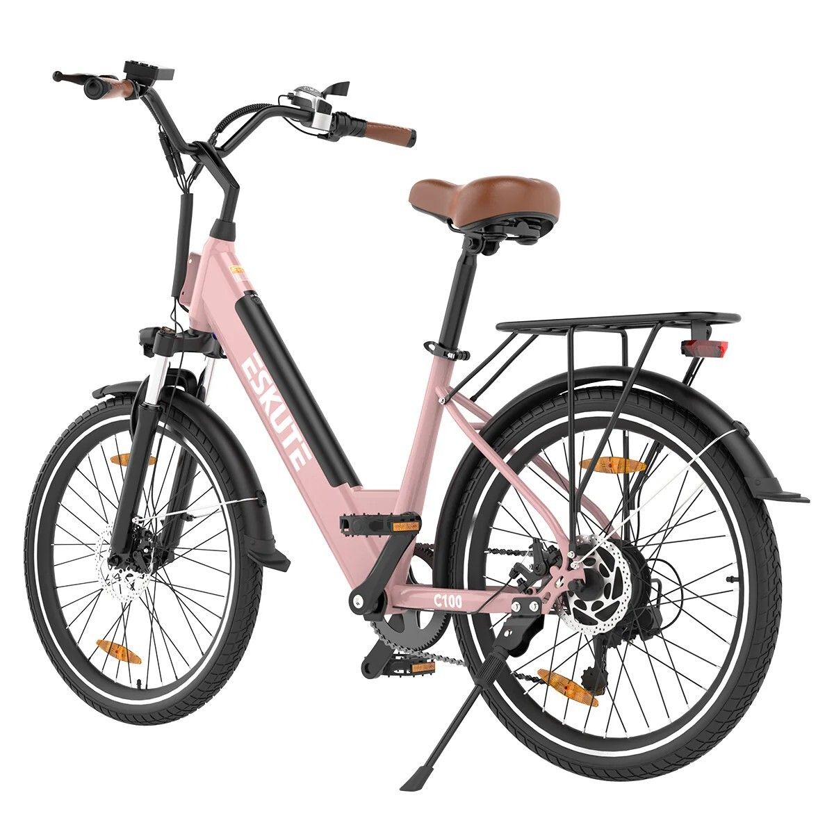 Bicicletta elettrica rosa con sella e manopole marroni. Portapacchi posteriore. Parafanghi e pneumatici neri. Marchio ESKUTE.