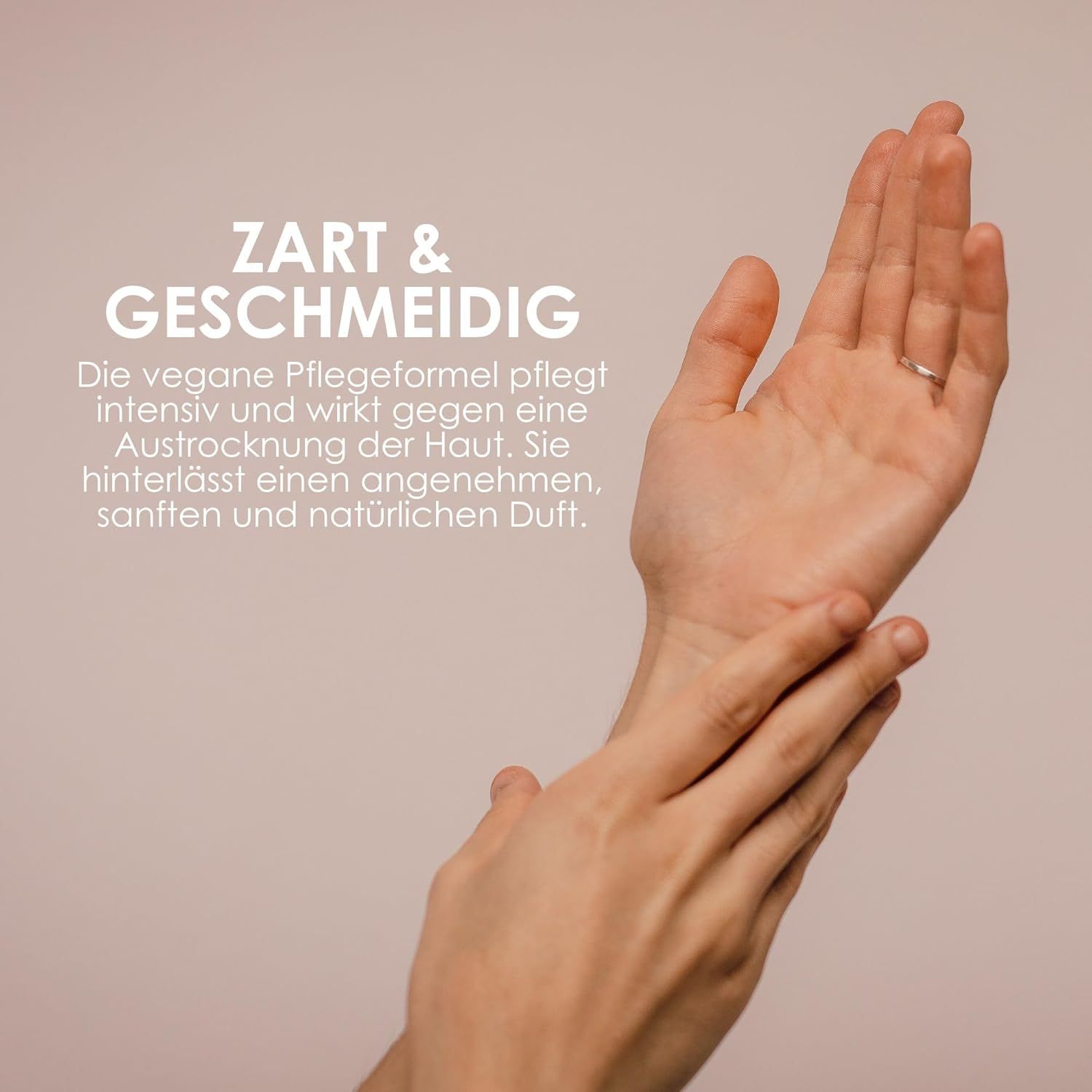 Mani che si toccano. Testo: ZART & GESCHMEIDIG. Vegan.