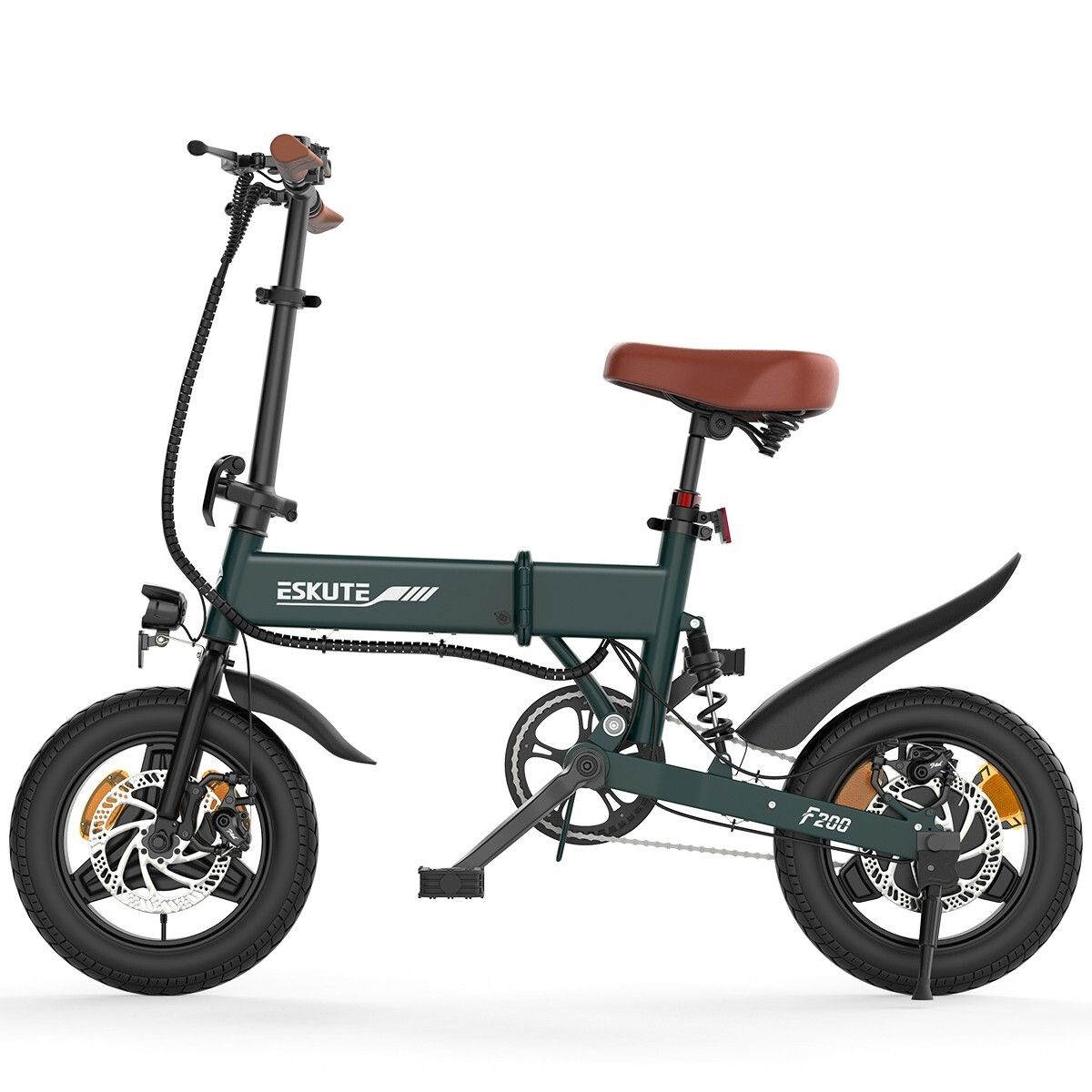 Bicicletta elettrica pieghevole ESKUTE F200 verde. Sella e manopole marroni. Parafanghi e pneumatici neri. Freni a disco.