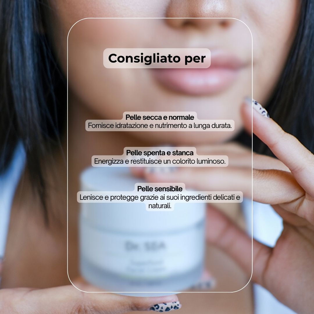 Vasetto di crema con testo. Testo: Consigliato per pelli secche, stanche, sensibili. Scritta: Dr. SEA, Superfood Facial Cream.