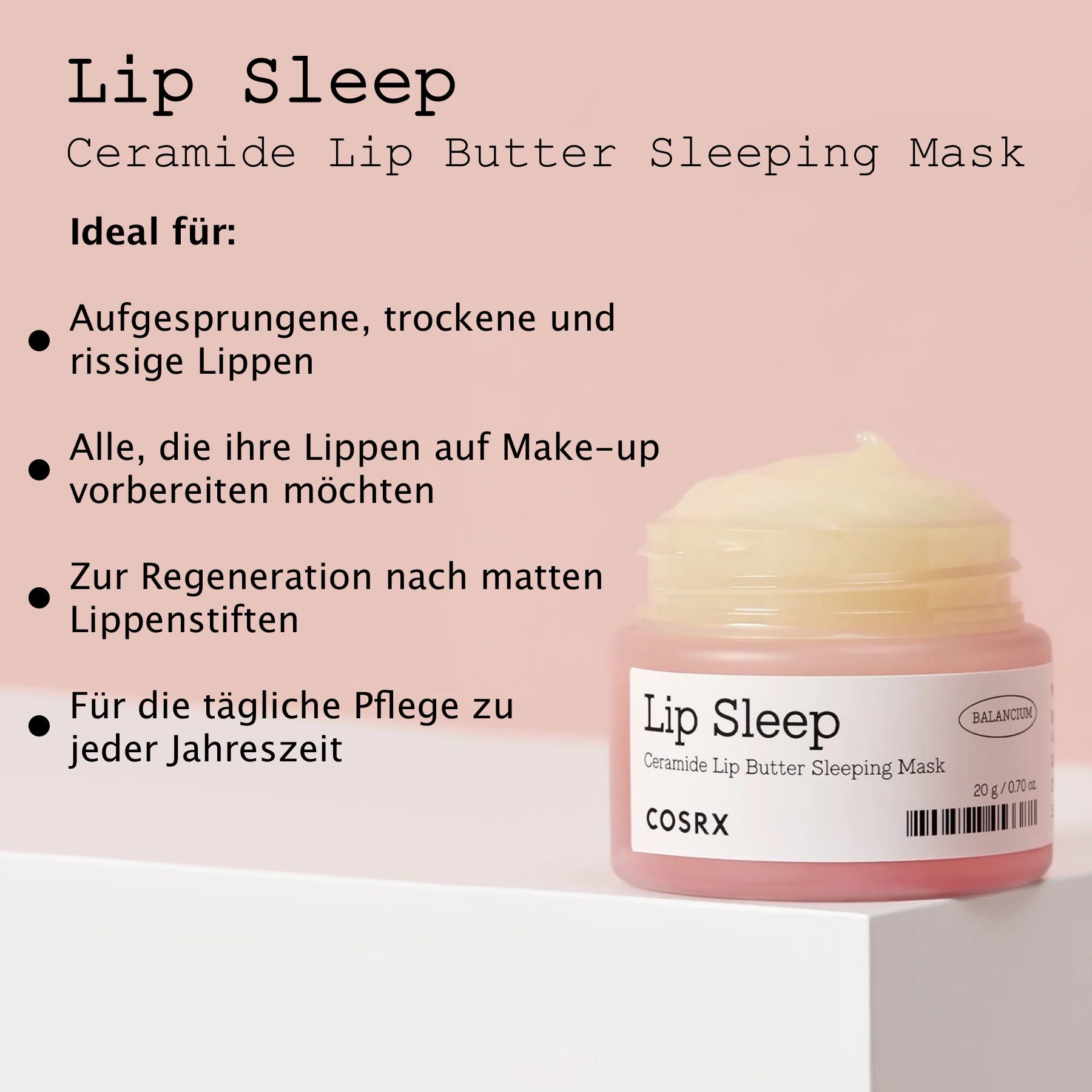 Un vasetto aperto con consistenza cremosa. Testo: Lip Sleep, Ceramide Lip Butter Sleeping Mask. COSRX.