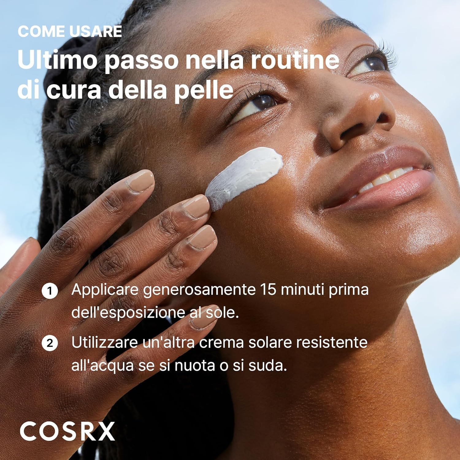 Donna applica crema solare. Testo: Istruzioni per l'uso. COSRX.