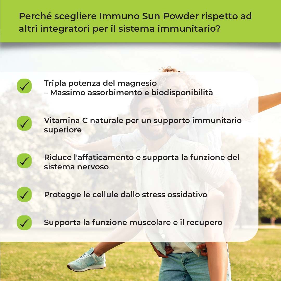 Coppia all'aperto. Testo: Perché Immuno Sun Powder? Magnesio triplo, vitamina C, riduce l'affaticamento, protegge le cellule.