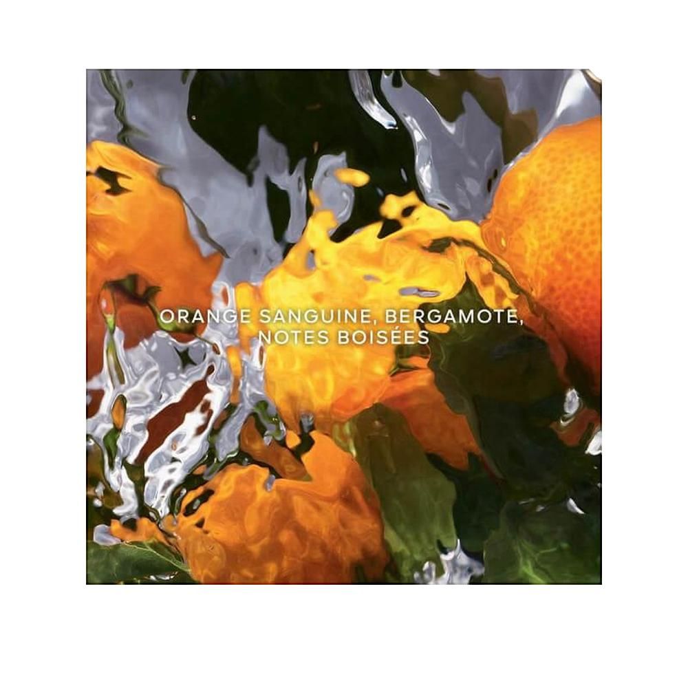 Arance e acqua. Testo: Orange Sanguine, Bergamote, Notes Boisées.