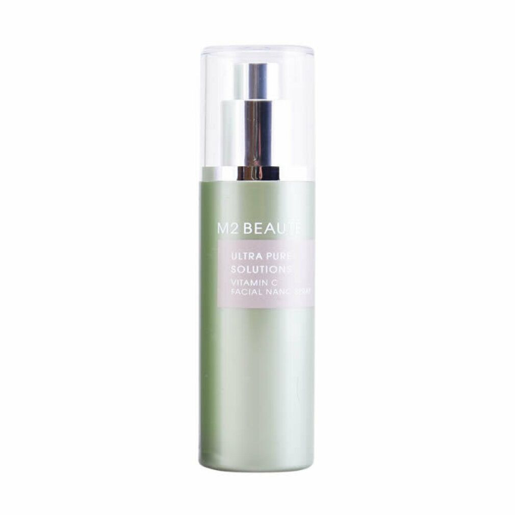 M2 Beauté Ultra Pure Solutions Vitamin C Facial Nano Spray. Flacone verde con vaporizzatore. Testo: Ultra Pure Solutions, Vitamin C Facial Nano Spray.