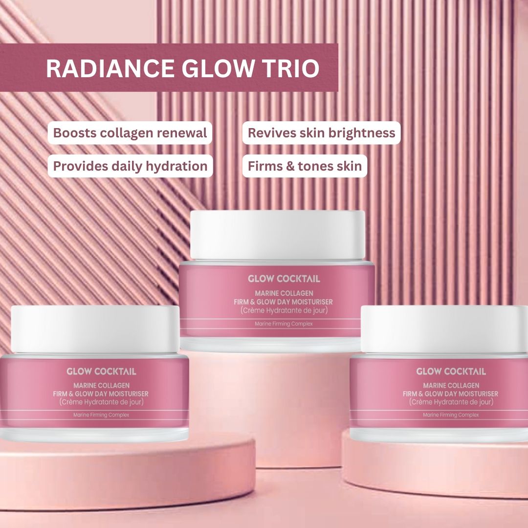 Trio di crema giorno Glow Cocktail Marine Collagen. Tre vasetti su piedistalli. Campi di testo con vantaggi.