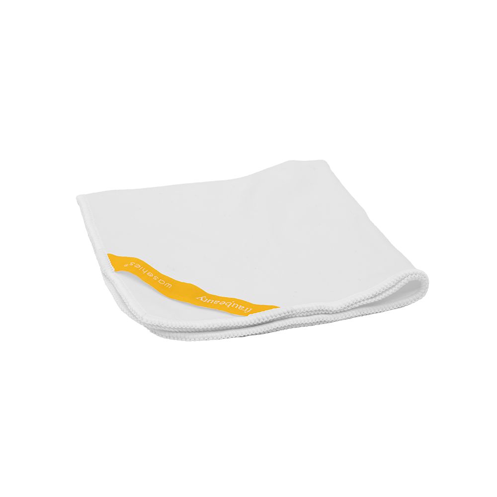 Panno bianco di fraubeauty. Quadrato, con etichetta gialla. Isolato, su sfondo bianco.